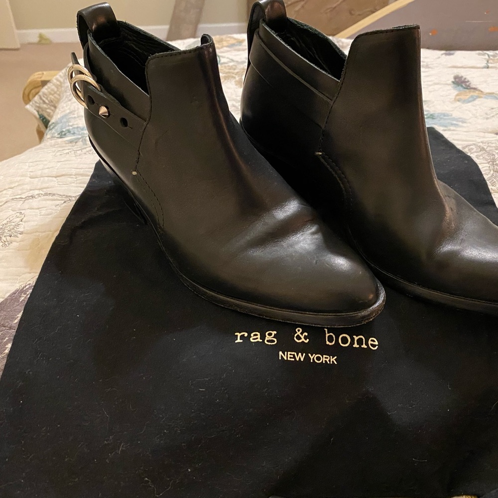 Rag and bone black moto boots. Great condition.